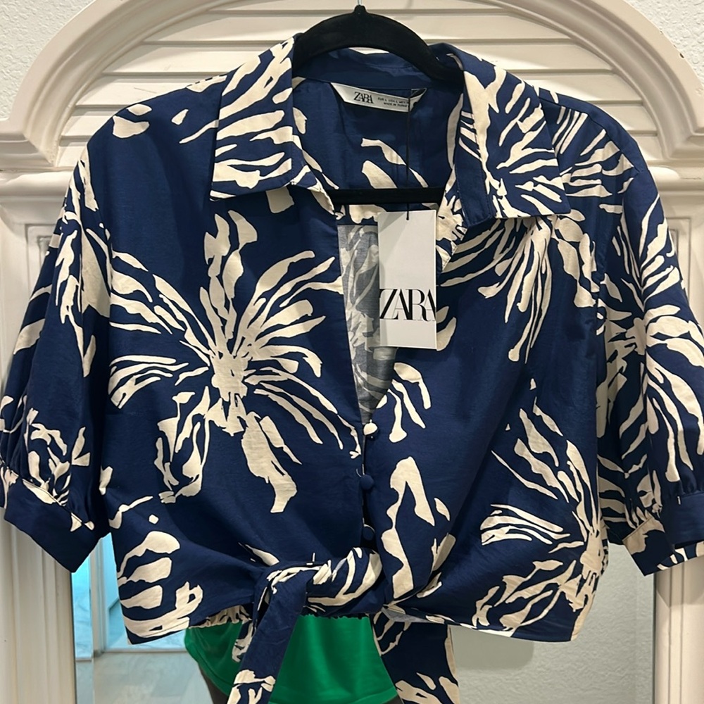 NEW WITH TAGS Zara Cotton Cropped Button Down